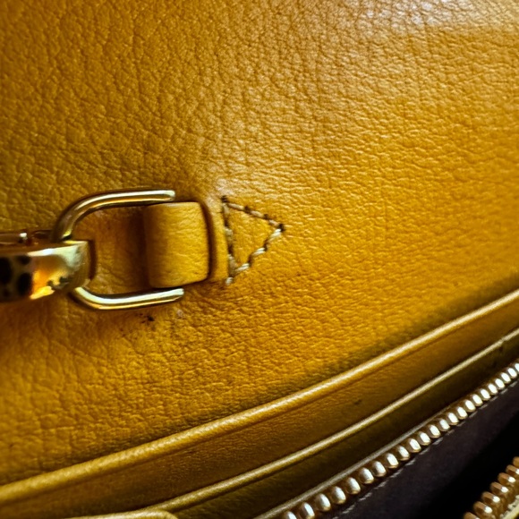 MCM Crossbody Wallet with removable gold chain. - Picture 8 of 15